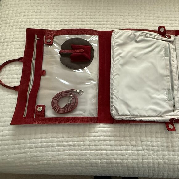 Red Leather Laptop/Portfolio Briefcase - Picture 5 of 6